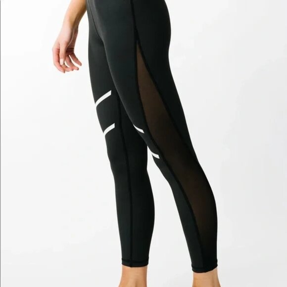 ZYIA Black Reflective Light n Tight Mesh Hi-Rise 7/8 24” I Size 6-8 - Picture 2 of 5